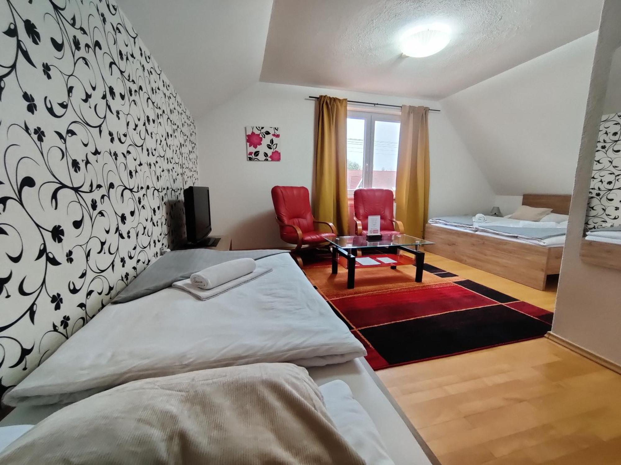 Hotel Orlan Bratislava Exterior photo